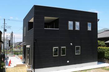 今人気 黒い家の作り方 いえ日和ブログ 千葉の分譲住宅 新築一戸建てなら住まいのフレスコ